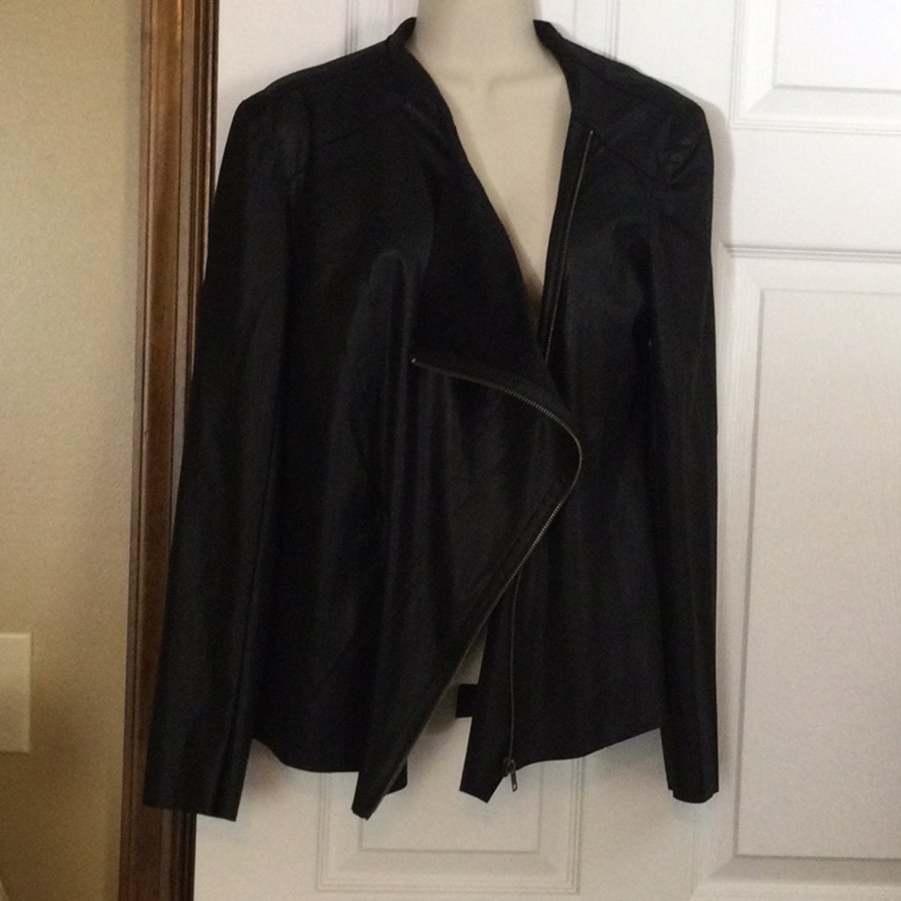 Mote Leatherlook Top - Picture 3 of 10